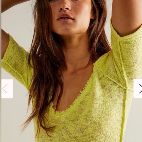 We the Free Francis Early Bloomer Textured V-Neck Cropped Top size M NWT - Picture 2 of 13